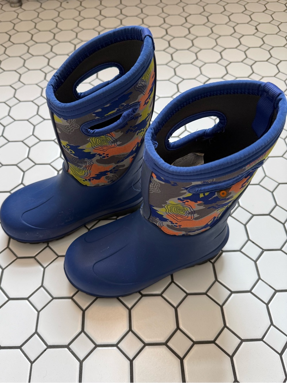 Bogs Navy Blue Kids Rain Boots with Pull Handles - Picture 3 of 6